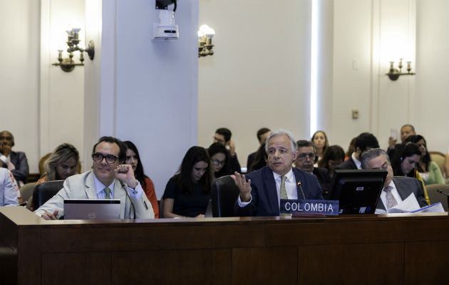 La OEA pide a Ortega elecciones anticipadas, pero evita señalarle por la violencia La solicitud sobre los comicios fue incluida en una resolución aprobada hoy en una sesión extraordinaria del Consejo Permanente de la Organización de Estados Americanos.