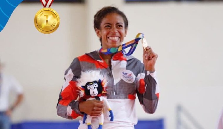 Roper se colgó la dorada: La judoca Myriam Roper ganó en los 57 kilogramos y venció a la cubana Anailys Dorvigny para colgarse la presea dorada. Fue la tercera medalla de oro de Panamá en estos juegos.