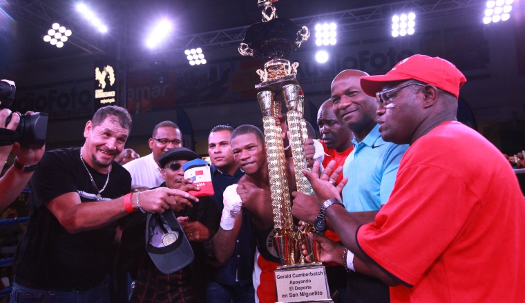 Eric "Látigo" Walters conquistó la corona Fedecentro de las 130 libras de la Asociación Mundial de Boxeo (AMB), luego de imponerse en las tarjetas al colombiano Eduard Marriaga el viernes por la noche. Título: Eric "Látigo" Walters conquistó la corona Fedecentro de las 130 libras de la Asociación Mundial de Boxeo (AMB), luego de imponerse en las tarjetas al colombiano Eduard Marriaga el viernes por la noche. /Foto Anayansi Gamez