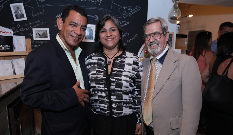 3. Luis Rudas, Mónica Pérez y José María Olivella. 3. Luis Rudas, Mónica Pérez y José María Olivella.