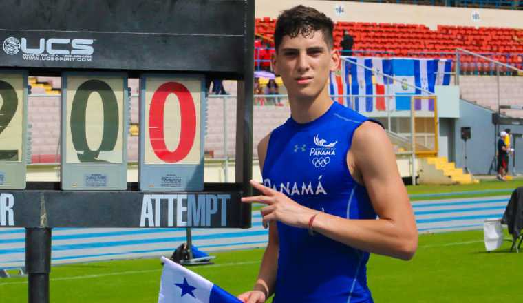 David Bósquez ganó oro en salto de altura.