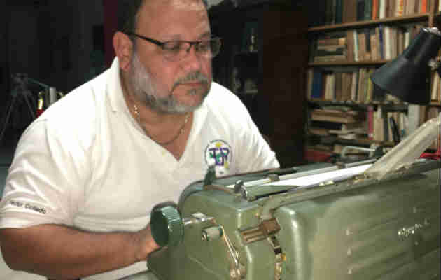 La invasión no dejó ninguna enseñanza al panameño, afirma el poeta Héctor Collado. Juan Carlos Lamboglia La invasión no dejó ninguna enseñanza al panameño, afirma el poeta Héctor Collado. Juan Carlos Lamboglia
