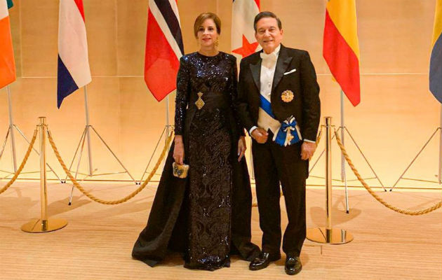 Presidente Cortizo y la Primera Dama asisten a entronización de Naruhito en Japón El emperador Naruhito y la emperatriz Masako atienden a los invitados en el Palacio Imperial de Tokio. Foto: EFE.