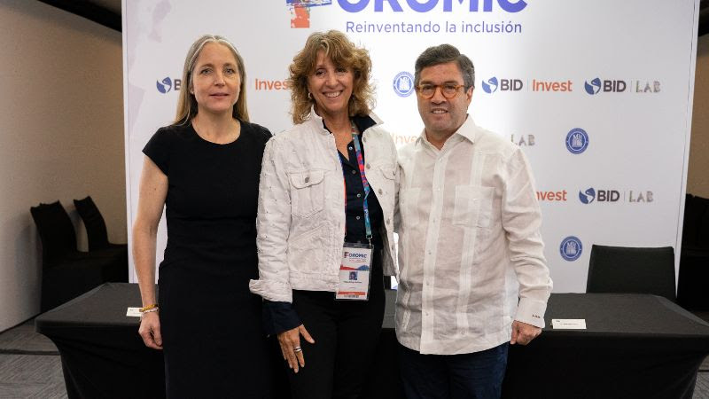 Irene Hofman de Arias, CEO BID Lab junto a Pituka Ortega Heilbron, Directora General de la Fundación IFF Panamá y Luis Alberto Moreno, Presidente del Banco Interamericano de Desarrollo. Foto: IFF Panamá Irene Hofman de Arias, CEO BID Lab junto a Pituka Ortega Heilbron, Directora General de la Fundación IFF Panamá y Luis Alberto Moreno, Presidente del Banco Interamericano de Desarrollo. Foto: IFF Panamá