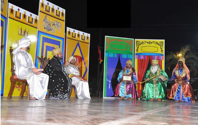 Macaracas se prepara para los 200 años del drama de los Reyes Magos Cientos de personas acuden a apreciar la actividad. Foto: Thays Domínguez.