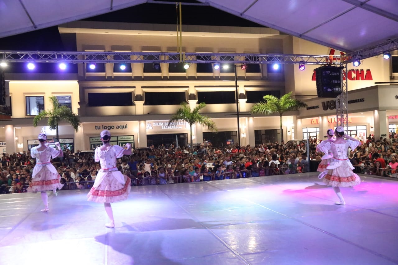 Participaron 30 bailarines del Ballet Nacional de Panamá. Foto: Cortesía MiCultura Participaron 30 bailarines del Ballet Nacional de Panamá. Foto: Cortesía MiCultura