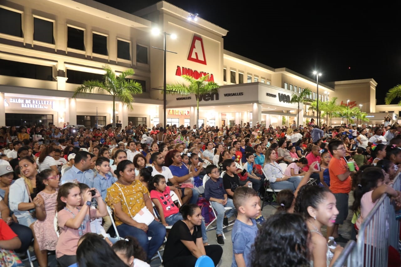 El público recibió con mucho entusiasmo esta iniciativa de la Junta Comunal de Don Bosco y MiCultura. Foto: Cortesía MiCultura El público recibió con mucho entusiasmo esta iniciativa de la Junta Comunal de Don Bosco y MiCultura. Foto: Cortesía MiCultura