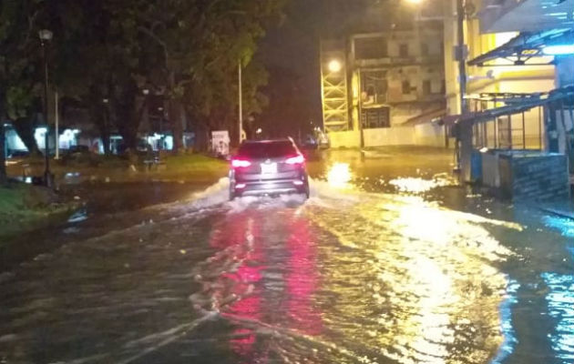 La inundación afectó sobre todo a la Avenida Meléndez. Foto: Diómedes Sánchez S. La inundación afectó sobre todo a la Avenida Meléndez. Foto: Diómedes Sánchez S.