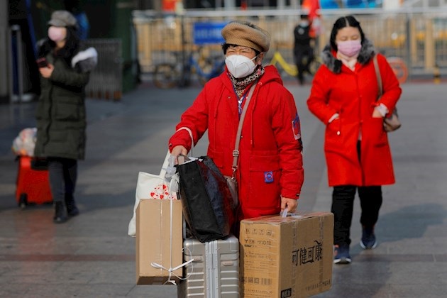 China trabaja contra reloj para contener virus, que deja al menos 26 muertos El centro -que tendrá una superficie de 25.000 metros cuadrados y se ubicará en Wuhan, ciudad de 11 millones de habitantes y epicentro del brote.