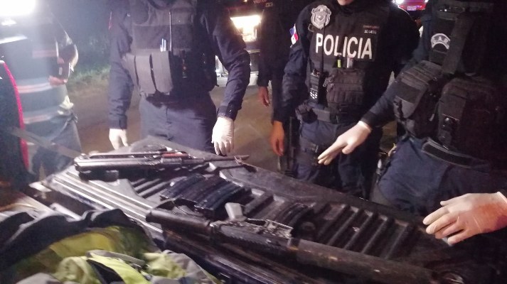 Durante este operativo fueron ubicados dos armas de guerra junto con proveedores y municiones. Foto/Eric Monteengro Durante este operativo fueron ubicados dos armas de guerra junto con proveedores y municiones. Foto/Eric Monteengro