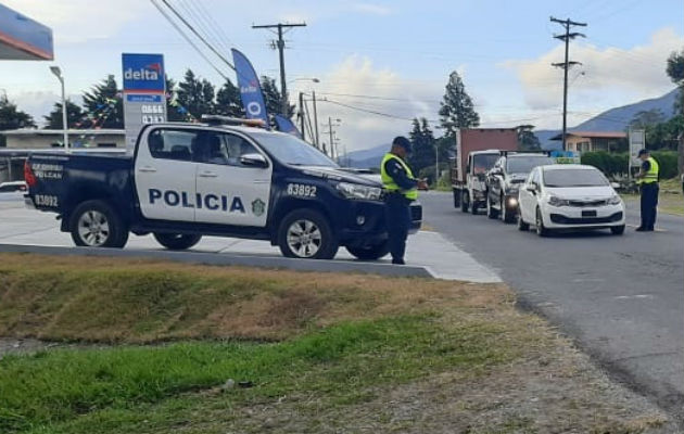 En Chiriquí ponen 368 boletas en las primeras horas de carnaval y decomisan 18 autos Los operativos son en áreas del carnaval y en la vía Interamericana. Foto: José Vásquez.