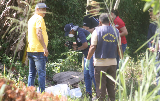 Ataque de cocodrilos pudo haber sido causa de muerte de joven desaparecido en La Chorrera Al ser recuperado el cadáver, le faltaban las piernas. Foto: Eric Montenegro.