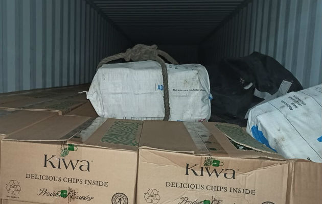 En operativo conjunto incautan 76 paquetes de sustancias ilícitas por determinar El cargamento de sustancia ilícita provenía de Ecuador. Foto: Cortesía.