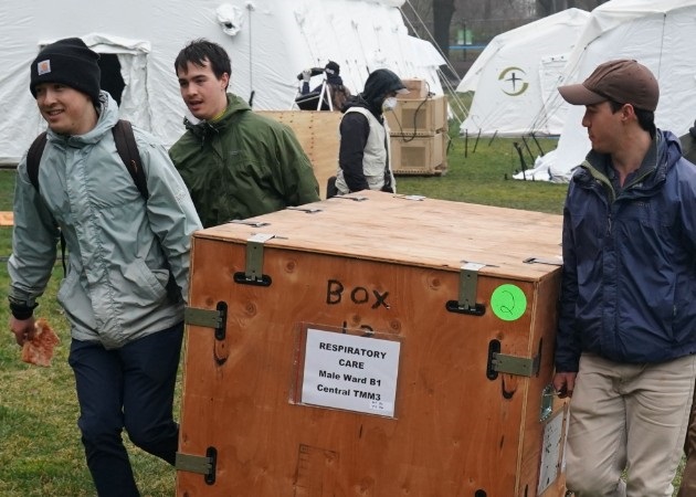 Coronavirus: Más de mil muertos por COVID-19 en Nueva York, hay 900 policías infectados Un hospital de campaña empezó a ser construido en el famoso Central Park de Nueva York. Foto: EFE.