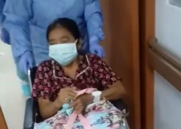 Como milagro de Viernes Santo, paciente de 69 años con COVID-19 en Bocas del Toro es dada de alta La adulta mayor fue dada de alta y entra en las estadísticas de personas recuperadas por COVID-19 en el país. Foto: Mayra Madrid.