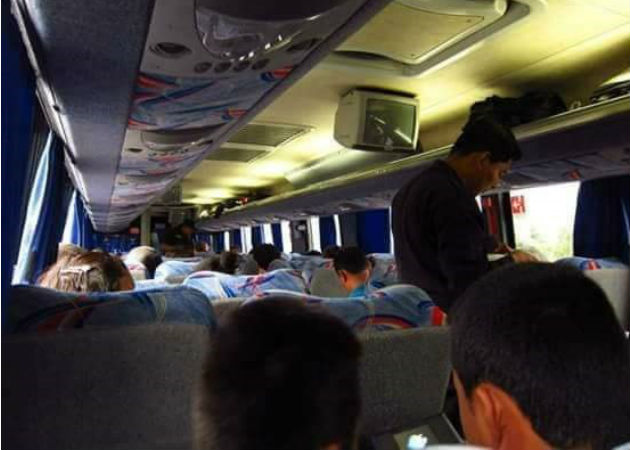 Poco a poco el transporte colectivo se va reactivando en la provincia de Colón Los pasajeros deben atenerse al horario que les corresponde. Fotos: Diómedes Sánchez.