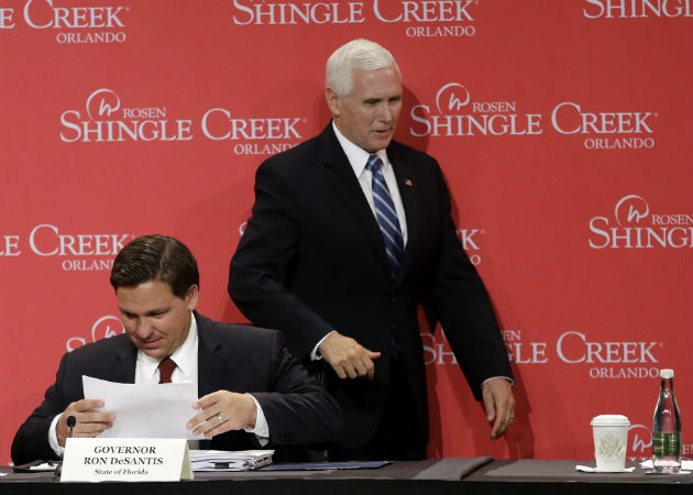 EE.UU. se plantea restringir los viajes desde varios países de Suramérica Las declaraciones de Pence (d), se dieron en Orlando, Florida. Fotos: AP.