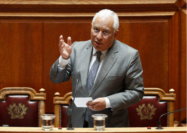 Portugal aprueba los "divorcios a distancia" por el COVID-19, sin salir de casa El primer ministro de Portugal, Antonio Costa, hace uso de la palabra en el Parlamento en Lisboa. Fotos: EFE.