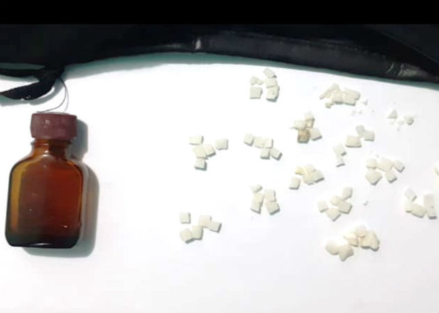 Sujeto es sorprendido por unidades Linces con presuntas sustancias ilícitas en Almirante Presunta droga o "crack" fue incautado por los Linces al sujeto. Foto: Cortesía.