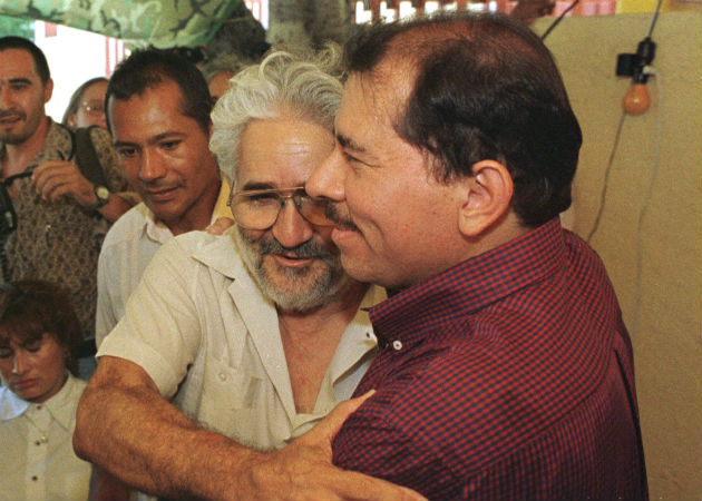 Fallece el nicaragüense Edén Pastora Gómez, el mítico "Comandante Cero" Foto de Edén Pastora tomada el 17 de julio de 1979, tras la caida de dictador Anastacio Somoza. Foto: AP.