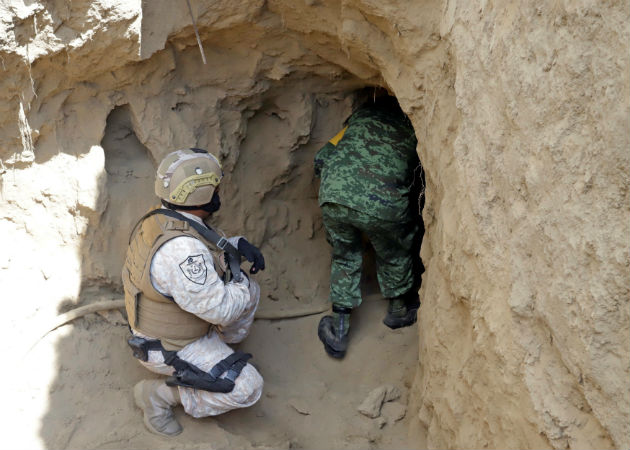 Ejército mexicano descubre túnel usado para robar hidrocarburos El túnel fue localizado en la región del municipio de San Martín Texmelucan. Fotos: EFE.