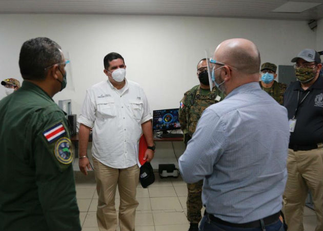 Ante el COVID-19, Costa Rica y Panamá coordinan la seguridad y flujo migratorio Se ha establecido una hoja de ruta, dijo el ministro de Seguridad de Panamá, Juan Manuel Pino Forero. Fotos: Cortesía.