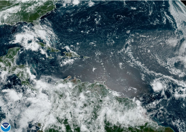 La tormenta tropical Gonzalo se convertirá en un huracán el jueves Imagen de la NOAA (EE.UU). con la localización de la tormenta tropical Gonzalo en el Atlántico este miércoles. Fotos: EFE.