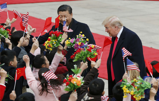 EE.UU. fuerza a China a cerrar su consulado en Houston y Pekín promete venganza El presidente Trump (d), ha impuesto sanciones sobre el gigante asiático. Fotos: Archivo/Ilustrativa.