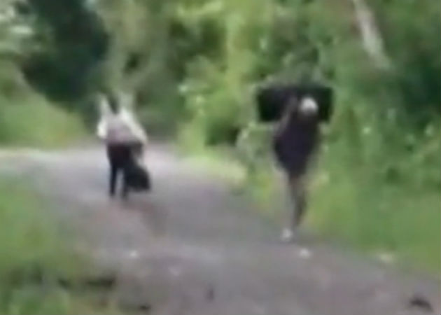 Agentes de Migración costarricenses abandonan a dos nicaragüenses a su suerte La pareja de migrantes aseguran que fueron abandonados por ser migrantes. Fotos: Mayra Madrid.