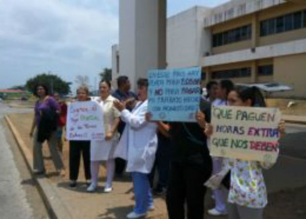 Advierten de huelga de brazos caídos en el hospital regional de La Chorrera El personal de salud del nosocomio ya se ha manifestado en las calles. Fotos: Eric A. Montenegro.