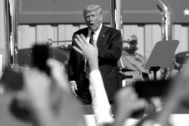 Donald Trump en un acto de su campaña de reelección presidencial. En las elecciones del 3 de noviembre, Estados Unidos se juega su democracia. Su resultado impactará al mundo como nunca antes. Foto: EFE. Donald Trump en un acto de su campaña de reelección presidencial. En las elecciones del 3 de noviembre, Estados Unidos se juega su democracia. Su resultado impactará al mundo como nunca antes. Foto: EFE.