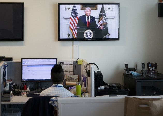Trump defiende ante la ONU la "lucha por la libertad" en Cuba y Venezuela El discurso de Trump en la ONU es visto por televisión en una de las oficins del organismo mundial en Nueva York. Foto: EFE