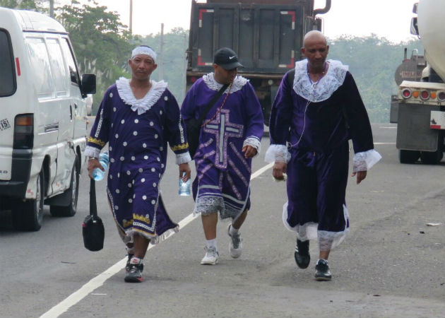 Obispo de Colón llama a los devotos del Cristo Negro a seguir actividades de forma virtual Unas 120 mil personas acostumbran peregrinar hacia Portobelo a rendir tributo al Cristo Negro. Fotos: Diómedes Sánchez S. .