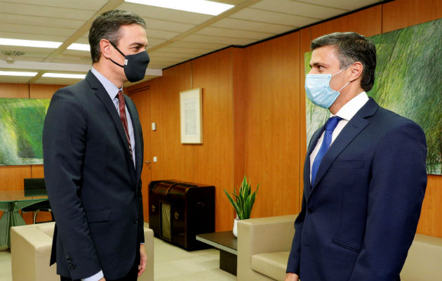 Gobierno venezolano confirma detención de un coordinador del partido de López El opositor Leopoldo López (d), se encuentra en España, tras abandonar Venezuela recientemente. Foto: EFE.