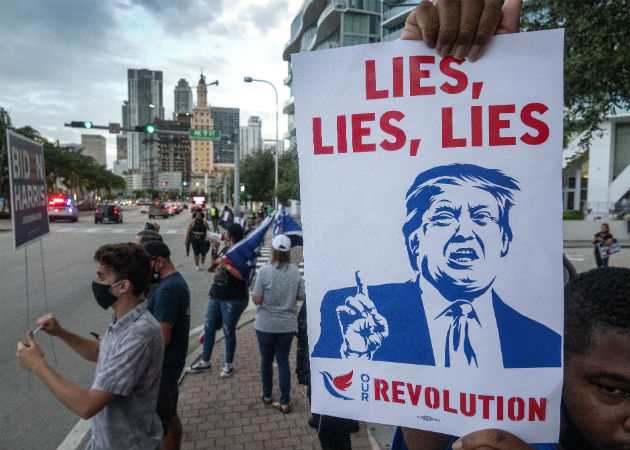 Campaña Trump-Pence se vuelca en Miami por hispanos y contra el socialismo Seguidores de Joe Biden también salieron a las calles de Miami. Foto: EFE.