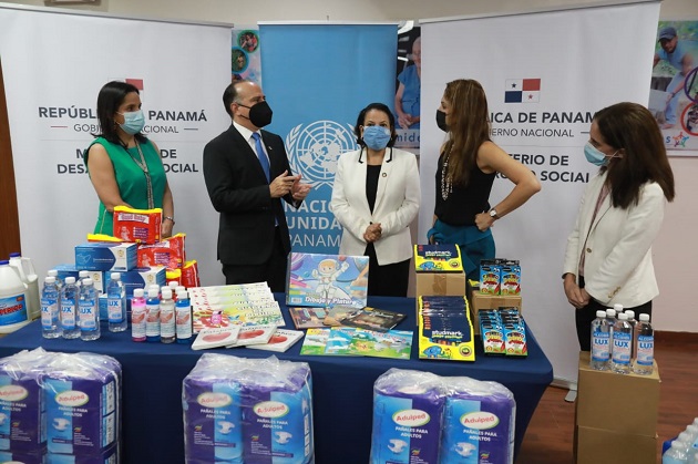 Los insumos entregados serán distribuidos entre las familias que se han visto mayormente afectadas en las provincias de Chiriquí, Bocas del Toro y Darién, además de la Comarca Ngäbe Buglé. Los insumos entregados serán distribuidos entre las familias que se han visto mayormente afectadas en las provincias de Chiriquí, Bocas del Toro y Darién, además de la Comarca Ngäbe Buglé.