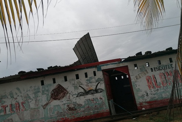 Cuatro viviendas en Colón fueron afectadas por los fuertes vientos, el sábado. Foto: Diomedes Sánchez Cuatro viviendas en Colón fueron afectadas por los fuertes vientos, el sábado. Foto: Diomedes Sánchez