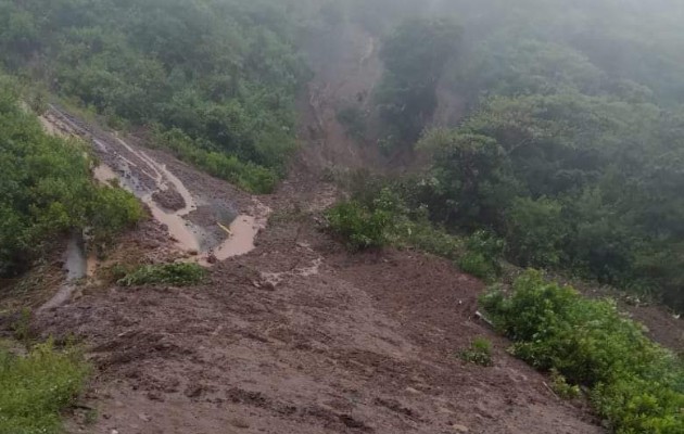 Buscan a ocho desaparecidos y la rehabilitación de la infraestructura, mientras sigue lloviendo El último informe emitido la noche de este miércoles por el Sistema Nacional de Protección Civil da a conocer sobre la desaparición de ocho personas en los sectores de Tierras Altas y Cañas Gordas en el distrito de Renacimiento en la provincia de Chiriquí.