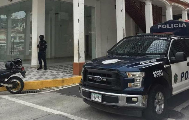 La madre de la niña interpuso la denuncia ante el Ministerio Público en Colón. Foto: Diómedes Sánchez S. La madre de la niña interpuso la denuncia ante el Ministerio Público en Colón. Foto: Diómedes Sánchez S.