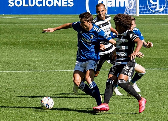 "Coco" durante el ultimo partido ante el Real Oviedo Foto: EFE "Coco" durante el ultimo partido ante el Real Oviedo Foto: EFE