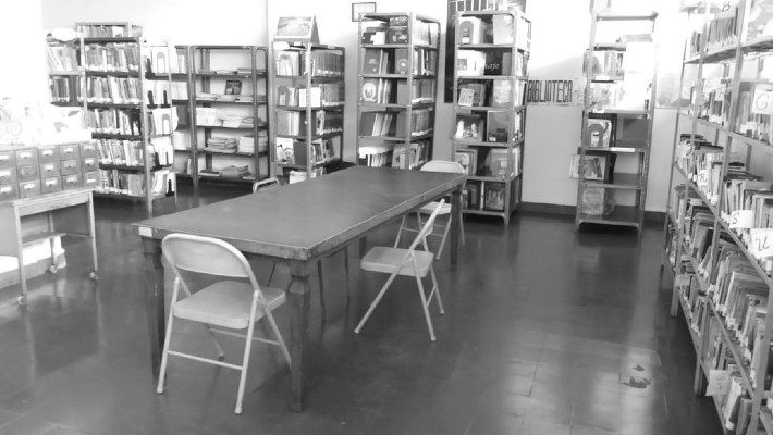 Las bibliotecas públicas están al mando del Ministerio de Educación y la Fundación Biblioteca Nacional, la cual colabora suministrando los ejemplares, mobiliarios, equipos de oficina, pinturas, pago de luz, agua y basura. Foto: Cortesía Lourdes Tejada. Las bibliotecas públicas están al mando del Ministerio de Educación y la Fundación Biblioteca Nacional, la cual colabora suministrando los ejemplares, mobiliarios, equipos de oficina, pinturas, pago de luz, agua y basura. Foto: Cortesía Lourdes Tejada.