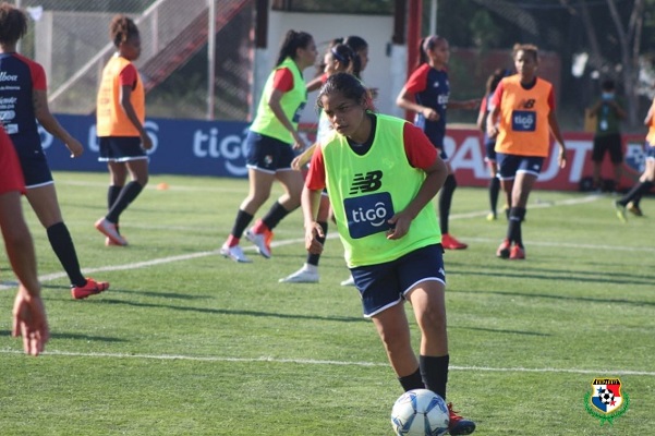 Jugadoras de la selección durante entrenamientos. Foto: @fepafut Jugadoras de la selección durante entrenamientos. Foto: @fepafut