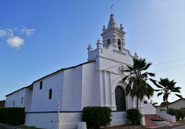 La Iglesia de Santo Domingo Guzmán está ubicada en la Plaza Colonial del distrito de Parita, provincia de Herrera. La Iglesia de Santo Domingo Guzmán está ubicada en la Plaza Colonial del distrito de Parita, provincia de Herrera.