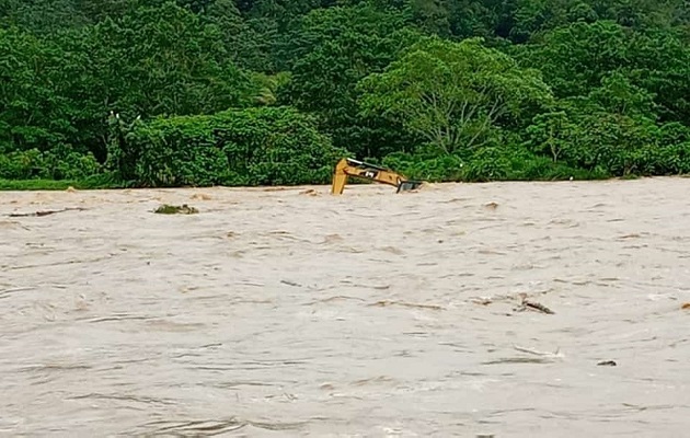 Las fuertes lluvias han causado la obstrucción de varias tomas de agua cruda. Foto: Idaan Las fuertes lluvias han causado la obstrucción de varias tomas de agua cruda. Foto: Idaan