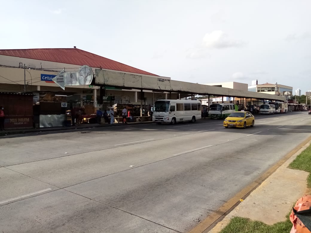 Las primeras paradas serán instaladas en el tramo de la Transístmica que fue ampliado a seis carriles, de Plaza Ágora a San Isidro. Foto: Víctor Arosemena Las primeras paradas serán instaladas en el tramo de la Transístmica que fue ampliado a seis carriles, de Plaza Ágora a San Isidro. Foto: Víctor Arosemena