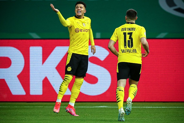 Jadon Sancho (izq.) abrió el marcador al minuto 5. Foto: EFE Jadon Sancho (izq.) abrió el marcador al minuto 5. Foto: EFE