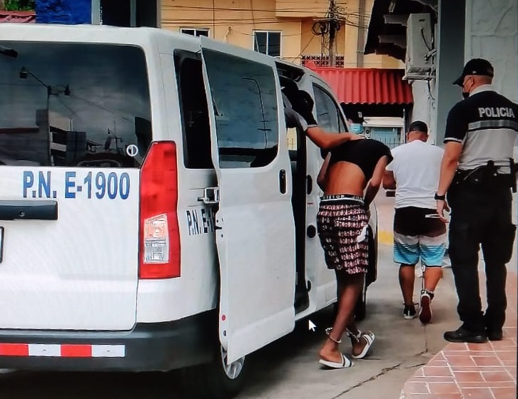 Los ocupantes de los vehículos fueron capturados en dos sitios diferentes del distrito. Foto:Thays Domínguez Los ocupantes de los vehículos fueron capturados en dos sitios diferentes del distrito. Foto:Thays Domínguez