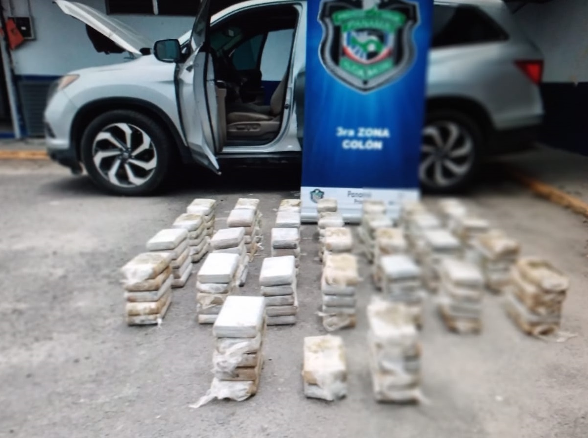 El vehículo tenía adecuaciones mecánicas para tratar de ocultar la droga. Foto: Diómedes Sánchez El vehículo tenía adecuaciones mecánicas para tratar de ocultar la droga. Foto: Diómedes Sánchez