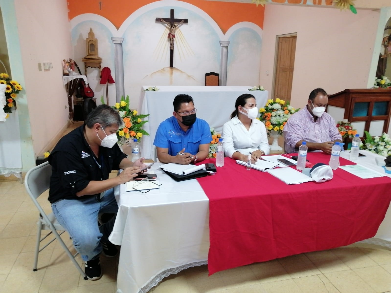 La viceministra de Obras Públicas, Librada De Frías, en la reunión con los dirigentes indígenas. Foto: Mayra Madrid La viceministra de Obras Públicas, Librada De Frías, en la reunión con los dirigentes indígenas. Foto: Mayra Madrid