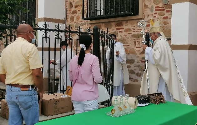 No se permitirán procesiones, incluyendo las vehiculares, caminatas y cualquier actividad que genere aglomeración de personas. Foto: Thays Domínguez No se permitirán procesiones, incluyendo las vehiculares, caminatas y cualquier actividad que genere aglomeración de personas. Foto: Thays Domínguez